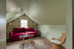 Third Floor Walkup King Suite includes Breakfast